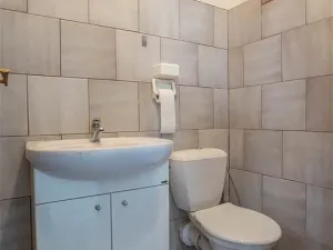 Pronájem skladu, Praha, Broumarská, 48 m2