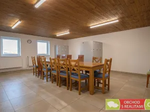 Pronájem výrobních prostor, Morašice, 2710 m2