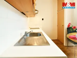 Prodej bytu 1+1, Praha - Letňany, Rýmařovská, 35 m2