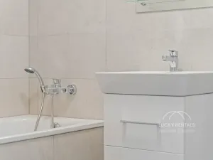 Pronájem bytu 1+kk, Praha - Chodov, Líbalova, 32 m2