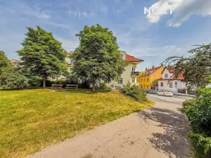 Prodej obchodního prostoru, Praha - Strašnice, Čestlická, 144 m2