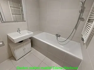 Pronájem bytu 1+kk, Praha - Žižkov, Ke kapslovně, 38 m2