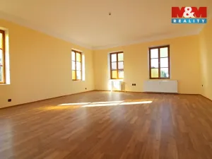 Prodej bytu 3+1, Nový Bor - Arnultovice, Gen. Svobody, 90 m2
