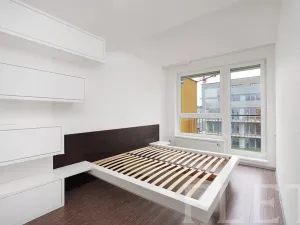 Pronájem bytu 2+kk, Praha - Vysočany, Kabešova, 53 m2