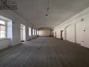 Pronájem kanceláře, Blatná, náměstí Míru, 370 m2