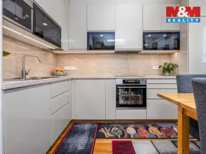 Prodej bytu 3+kk, Horoměřice, Karla IV., 76 m2