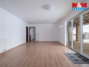 Prodej obchodního prostoru, Šumavské Hoštice - Kosmo, 316 m2