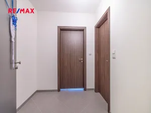 Prodej bytu 1+kk, Praha - Ruzyně, Stočesova, 30 m2