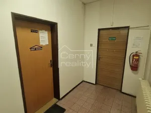 Pronájem kanceláře, Pardubice, Mezi Mosty, 65 m2