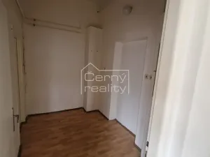 Pronájem kanceláře, Pardubice, Mezi Mosty, 65 m2