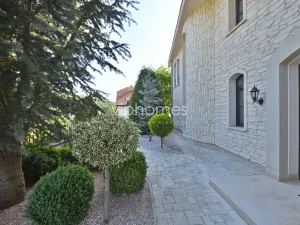 Pronájem vily, Praha - Nebušice, 400 m2