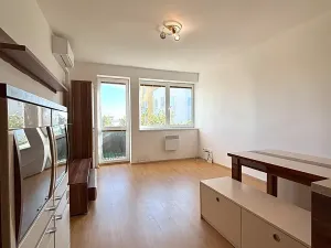 Pronájem bytu 2+kk, Jesenice, V Roháči I., 50 m2