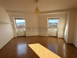 Pronájem bytu 2+kk, Praha, Komořanská, 61 m2