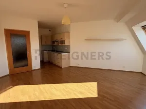 Pronájem bytu 2+kk, Praha, Komořanská, 61 m2