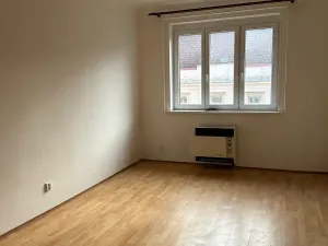 Pronájem bytu 1+kk, Praha - Nusle, V Horkách, 32 m2