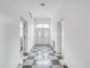 Prodej kanceláře, Mělník, Českolipská, 418 m2