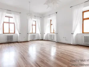 Prodej činžovního domu, Žatec, náměstí Svobody, 1500 m2