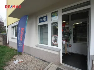 Prodej obchodního prostoru, Praha - Hlubočepy, Voskovcova, 141 m2