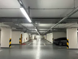 Pronájem garážového stání, Praha - Žižkov, Jana Želivského, 13 m2