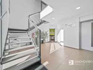 Prodej kanceláře, Pardubice, K Dolíčku, 374 m2