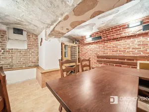 Prodej kanceláře, Pardubice, K Dolíčku, 374 m2