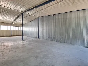 Pronájem výrobních prostor, Praha, Poděbradská, 250 m2