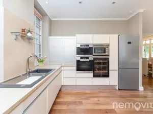 Prodej vily, Praha - Dejvice, V Šáreckém údolí, 459 m2