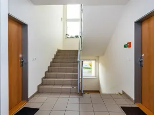 Pronájem bytu 1+kk, Praha - Kyje, Sicherova, 33 m2