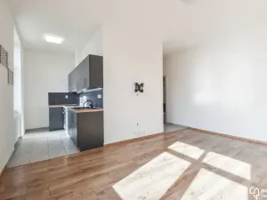 Pronájem bytu 2+kk, Olomouc, Jeremenkova, 48 m2