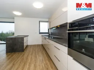 Prodej rodinného domu, Rohovládova Bělá, 287 m2