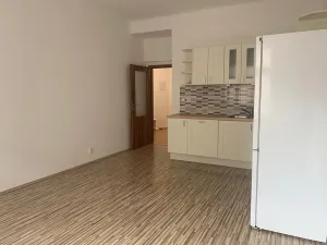 Pronájem bytu 2+kk, Praha - Vršovice, Vršovická, 48 m2