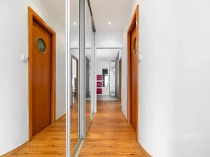 Prodej bytu 3+1, Praha - Hlubočepy, Renoirova, 74 m2