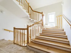 Pronájem vily, Průhonice, U Komárova, 610 m2