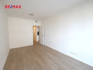 Pronájem bytu 2+kk, Praha - Hloubětín, Poděbradská, 59 m2