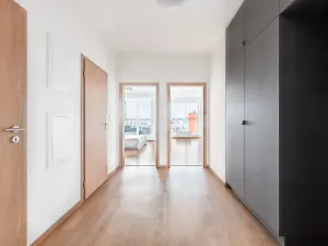 Prodej bytu 2+kk, Praha - Malešice, Počernická, 67 m2