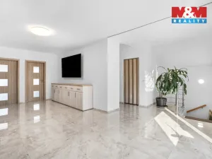 Prodej rodinného domu, Očihov, 280 m2