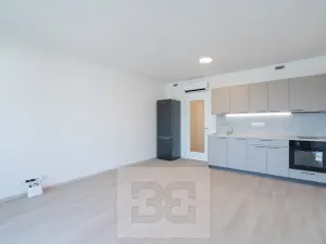 Pronájem bytu 1+kk, Praha - Hloubětín, Poděbradská, 32 m2