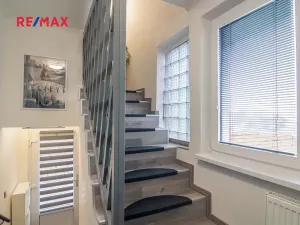 Prodej rodinného domu, Milovice, 249 m2