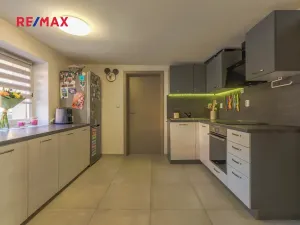 Prodej rodinného domu, Miroslav, Kostelní, 210 m2