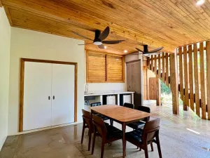 Prodej bytu 3+1, Coxen Hole, Roatán, Honduras, 139 m2