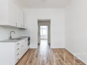 Prodej bytu 2+kk, Praha - Holešovice, U Uranie, 49 m2