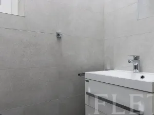 Prodej bytu 2+kk, Praha - Holešovice, U Uranie, 49 m2