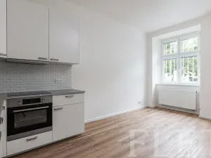 Prodej bytu 2+kk, Praha - Holešovice, Komunardů, 50 m2