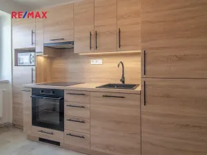 Pronájem bytu 2+1, Břeclav, nábř. Komenského, 57 m2