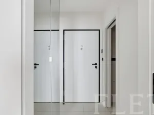 Pronájem bytu 1+kk, Praha - Vršovice, Krymská, 30 m2