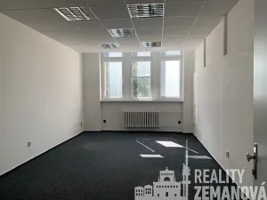 Pronájem kanceláře, Praha - Žižkov, U zásobní zahrady, 347 m2