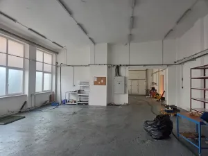 Pronájem výrobních prostor, Valašské Meziříčí, M. Alše, 1000 m2