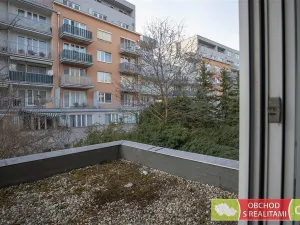 Pronájem bytu 2+kk, Praha, Janýrova, 57 m2