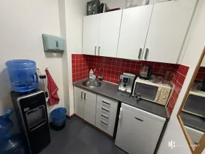 Pronájem kanceláře, Praha - Holešovice, Komunardů, 100 m2