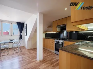 Pronájem atypického bytu, Praha - Nové Město, Malá Štěpánská, 129 m2